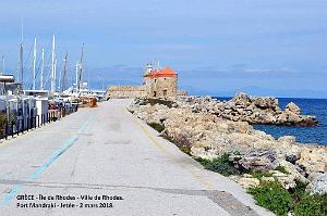 062- Rhodes ville et port d'honneur